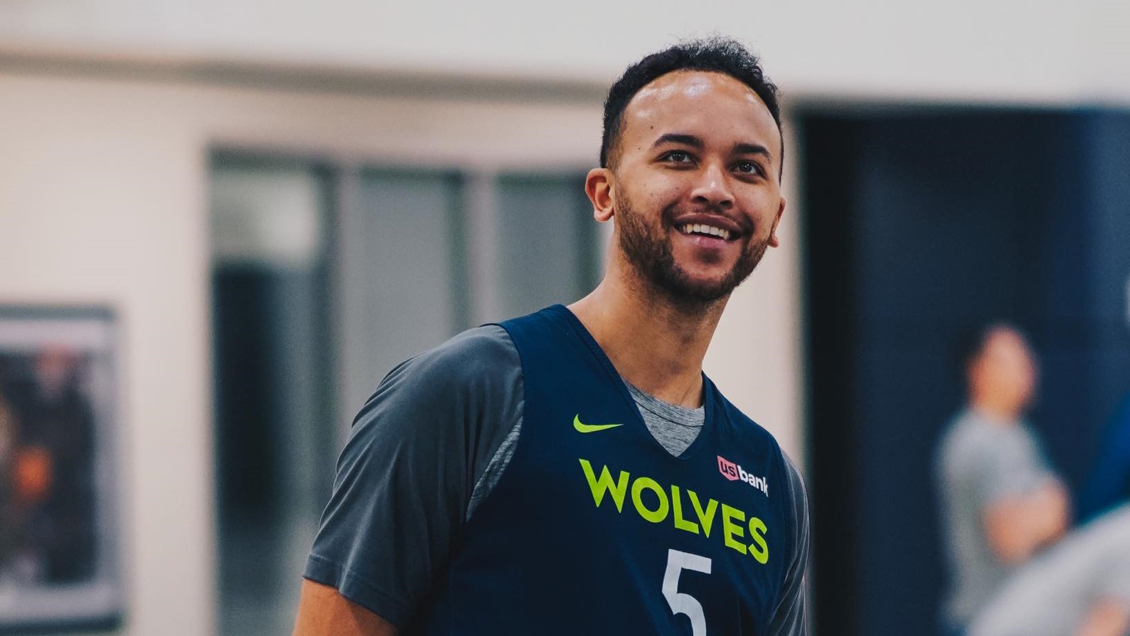 Li Kaier is here: Timberwolves' Kyle Anderson makes debut for 